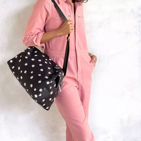 alice + olivia Daisy Print Duffel Bag & Bucket Hat - Picture 5 of 5